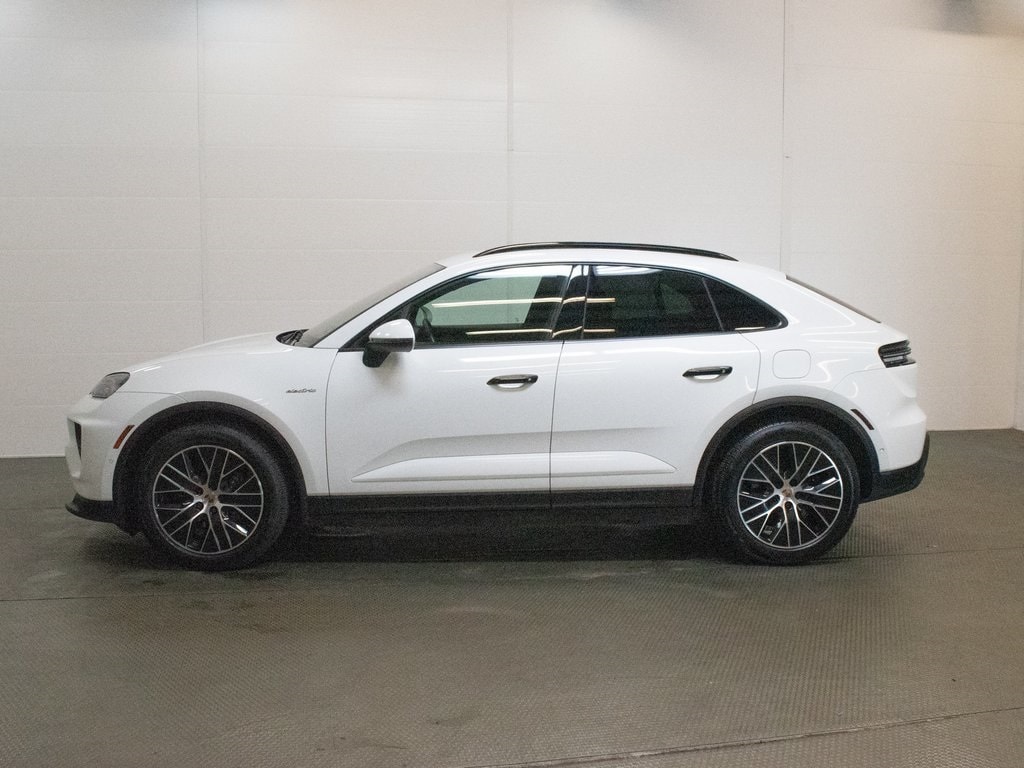 Certified 2025 Porsche Macan Base with VIN WP1AA2XA3SL000633 for sale in Wilkes-Barre, PA