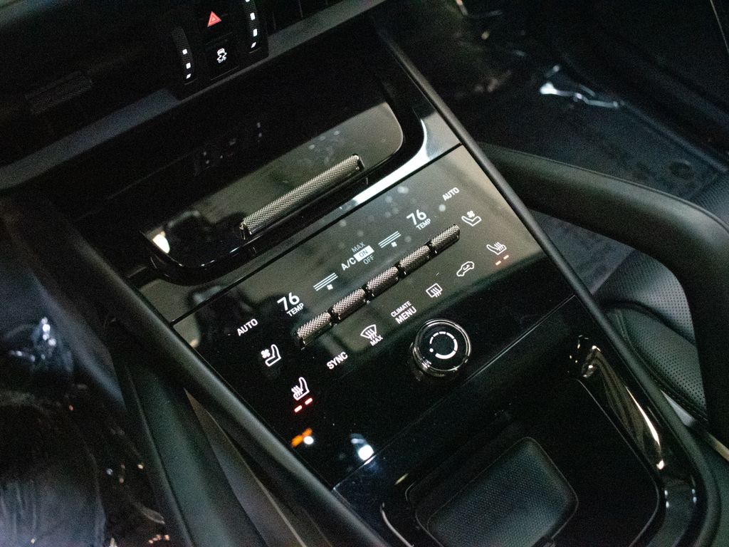 2025 Porsche Cayenne Coup Turbo E-Hybrid - Photo 33