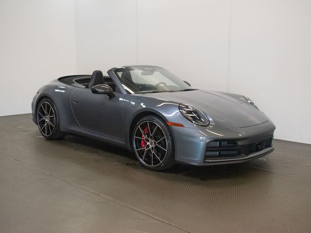 2026 Porsche 911 S - Photo 8