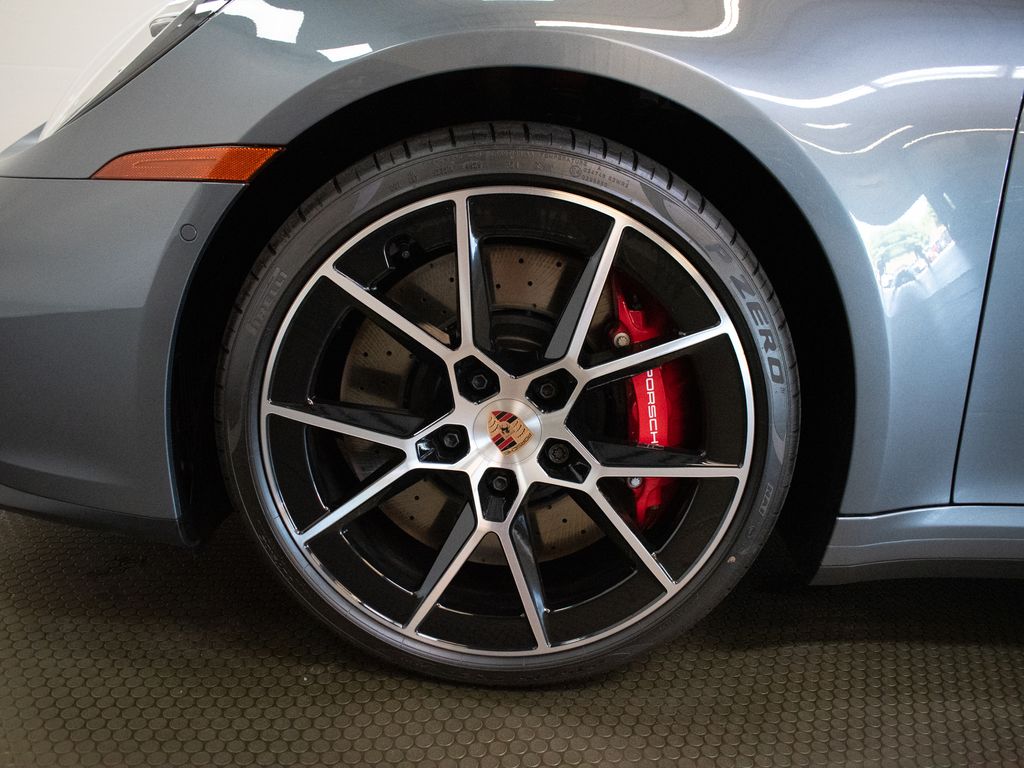 2026 Porsche 911 S - Photo 17