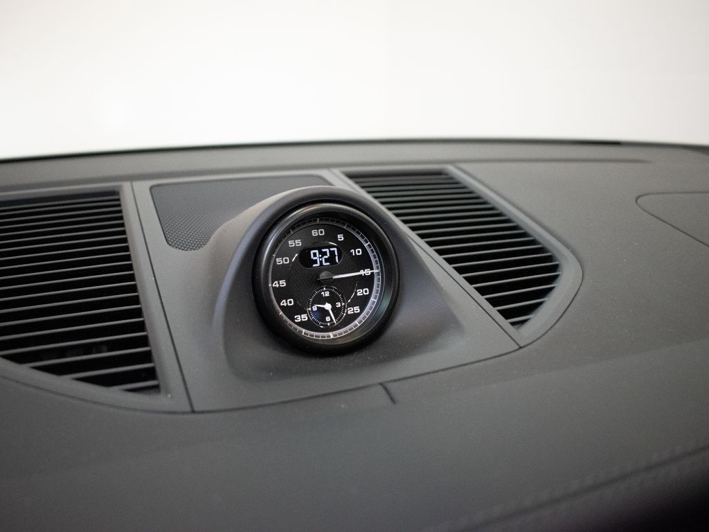 2026 Porsche Macan - Photo 27