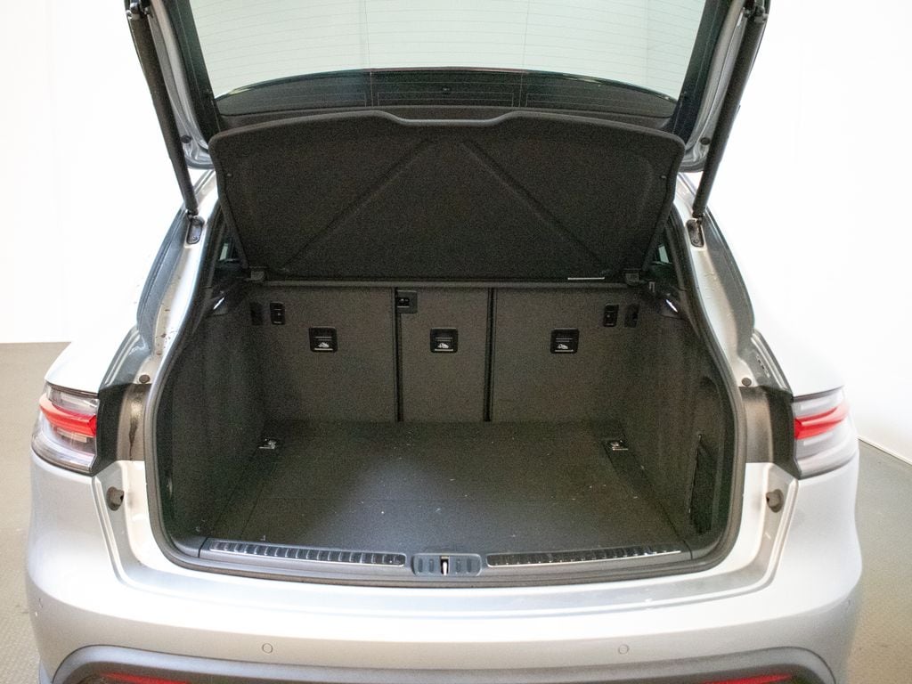 2026 Porsche Macan - Photo 17