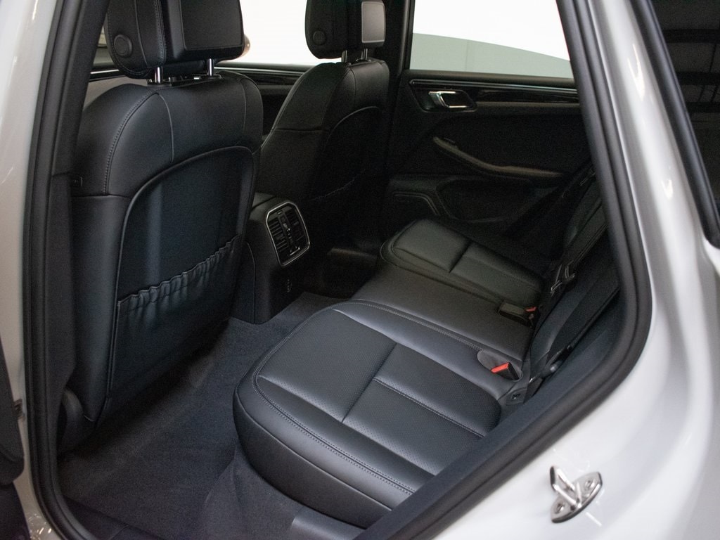 2026 Porsche Macan - Photo 23