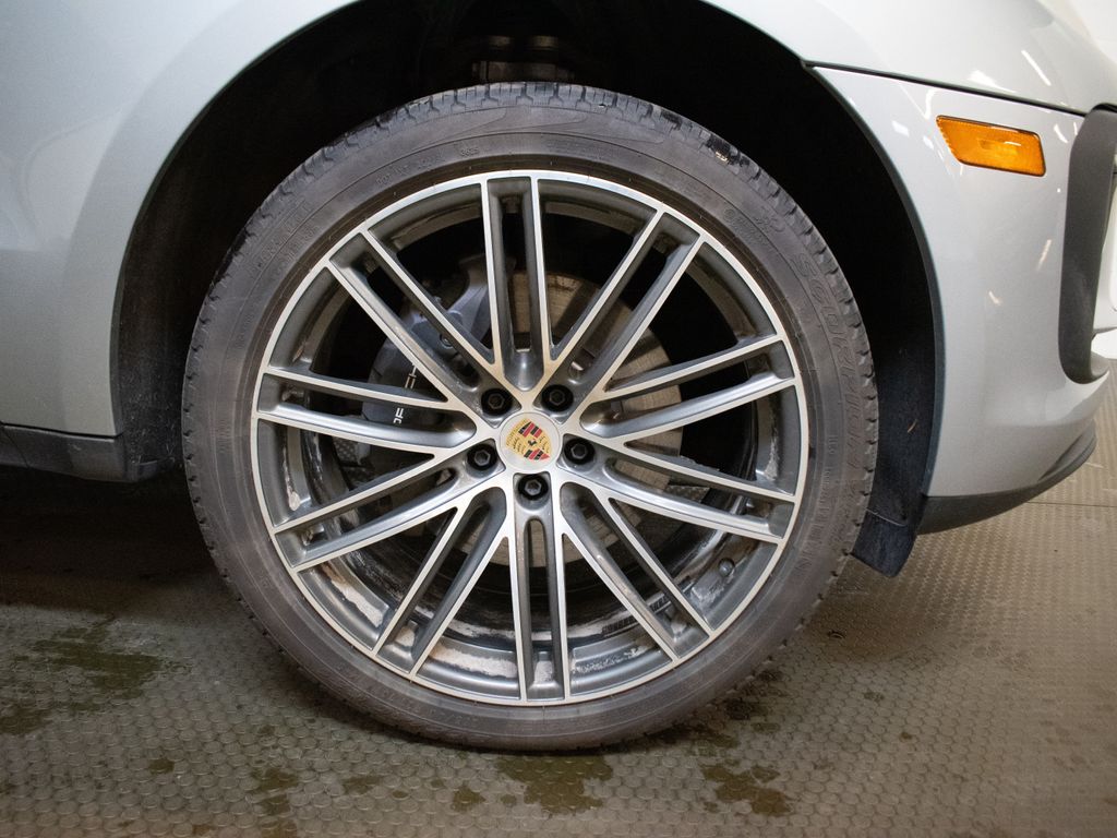 2026 Porsche Macan - Photo 15