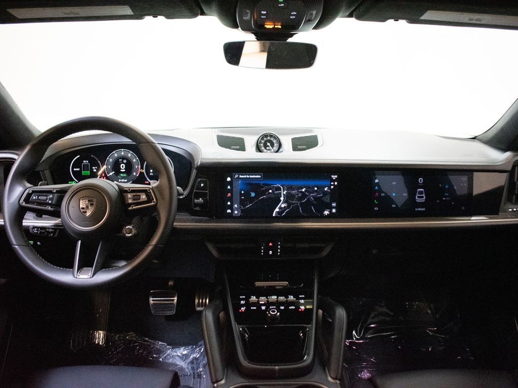 2025 Porsche Cayenne Coup Turbo E-Hybrid - Photo 23
