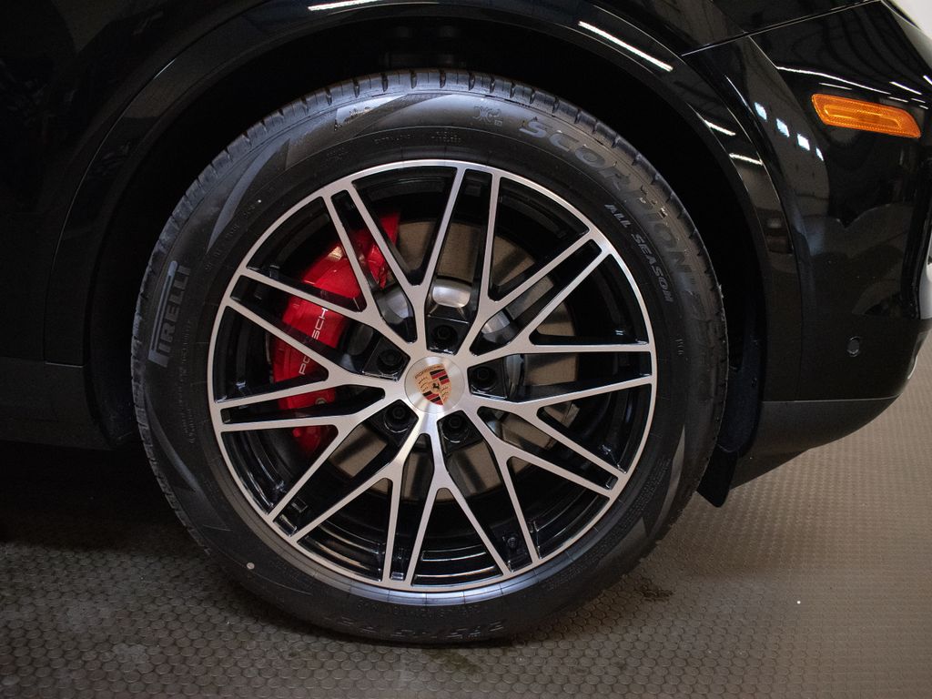 2026 Porsche Cayenne S E-Hybrid - Photo 17