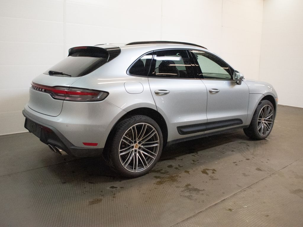 2026 Porsche Macan - Photo 10