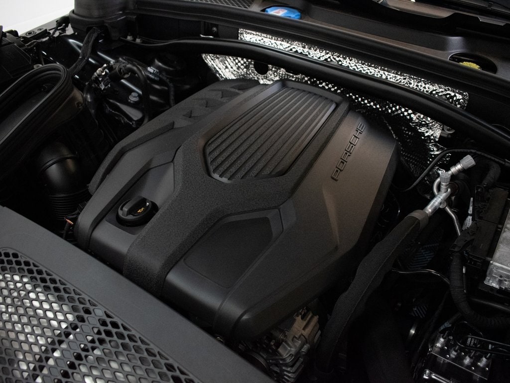 2025 Porsche Macan - Photo 18