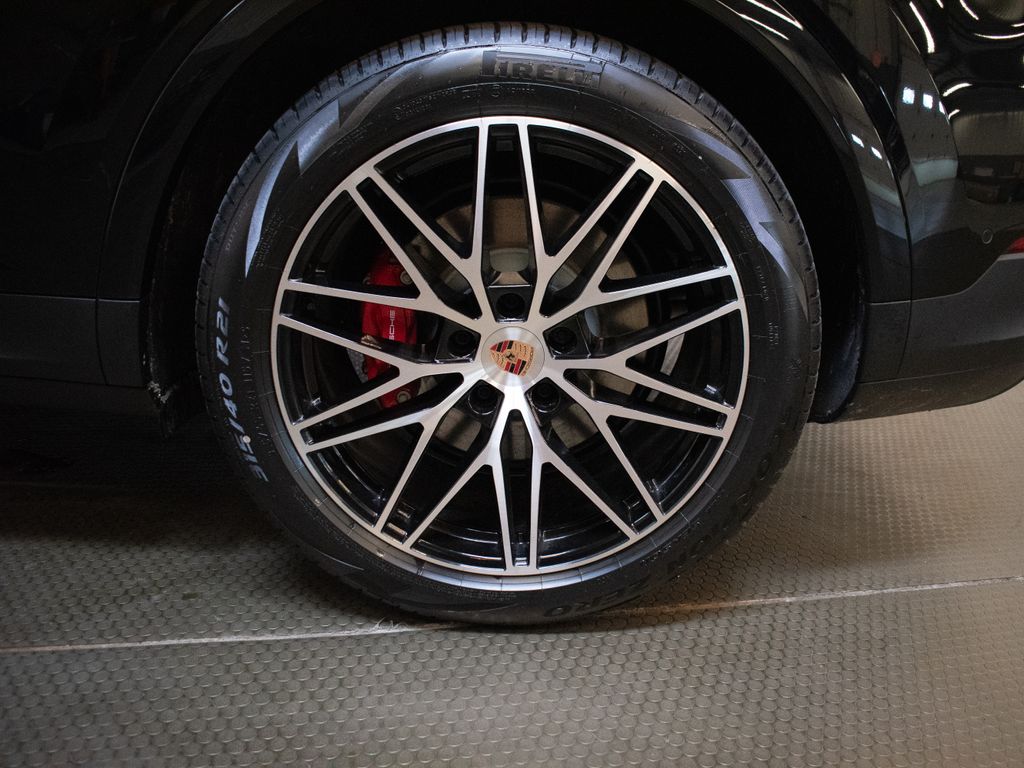 2026 Porsche Cayenne S E-Hybrid - Photo 14