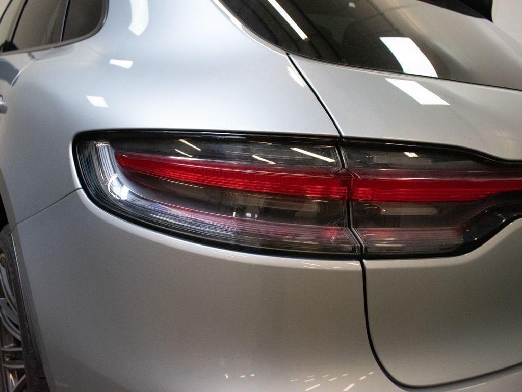 2026 Porsche Macan - Photo 11