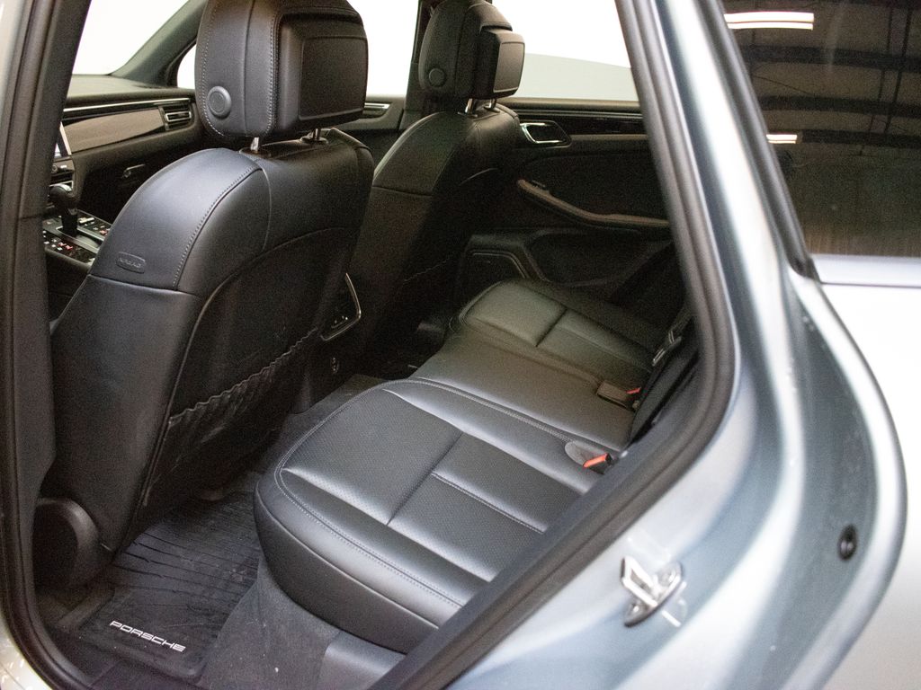 2026 Porsche Macan - Photo 23