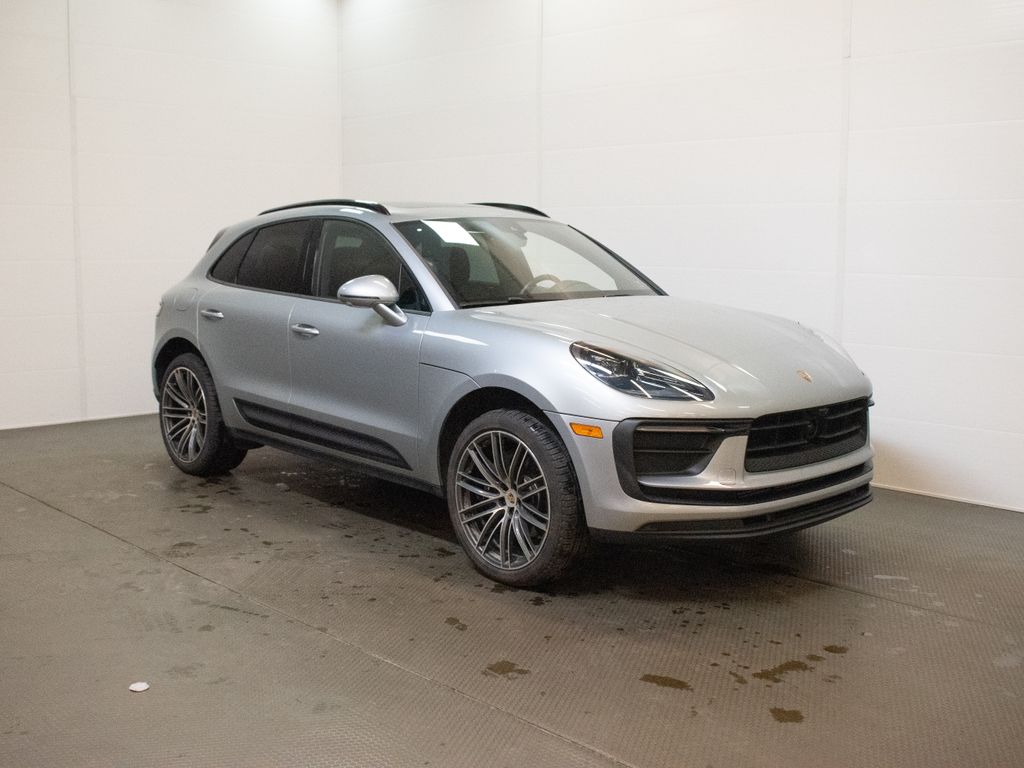 2026 Porsche Macan - Photo 8