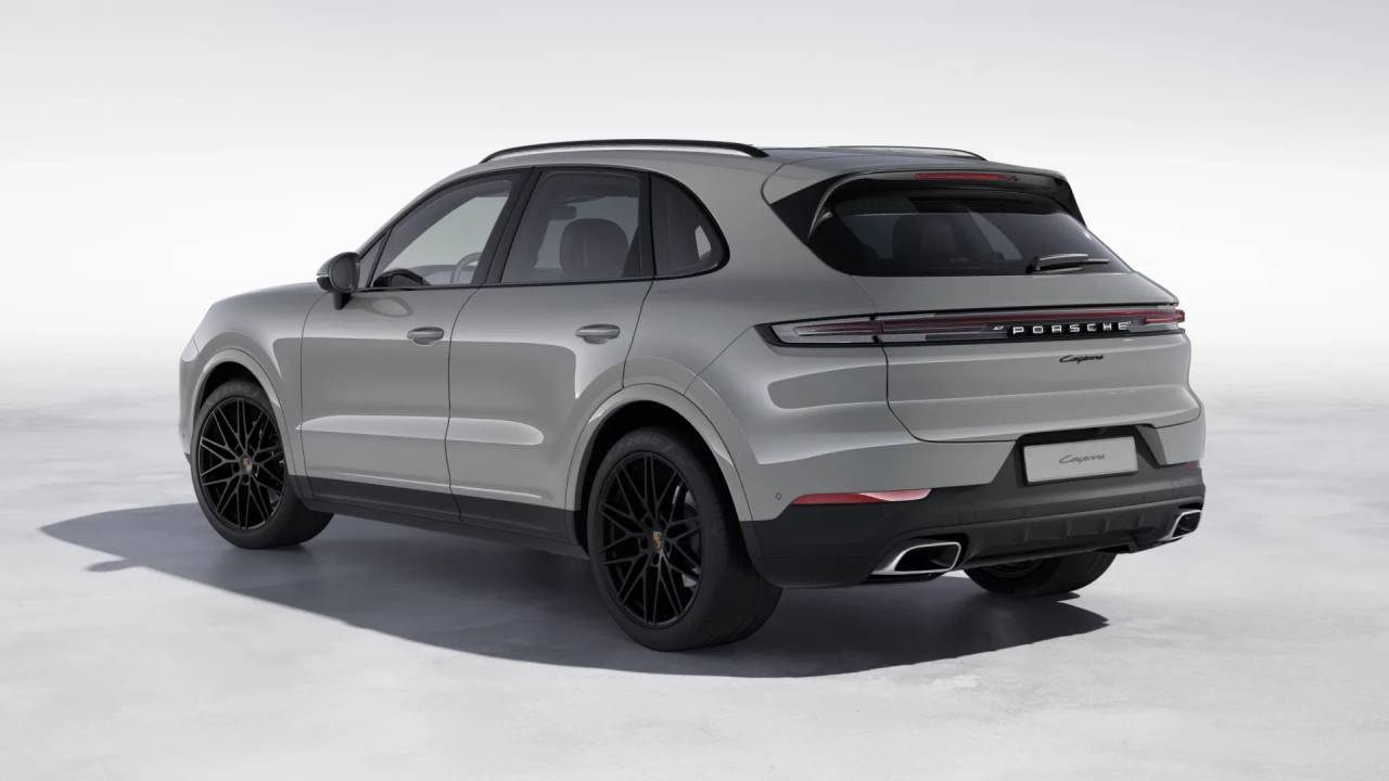 2026 Porsche Cayenne photo 3