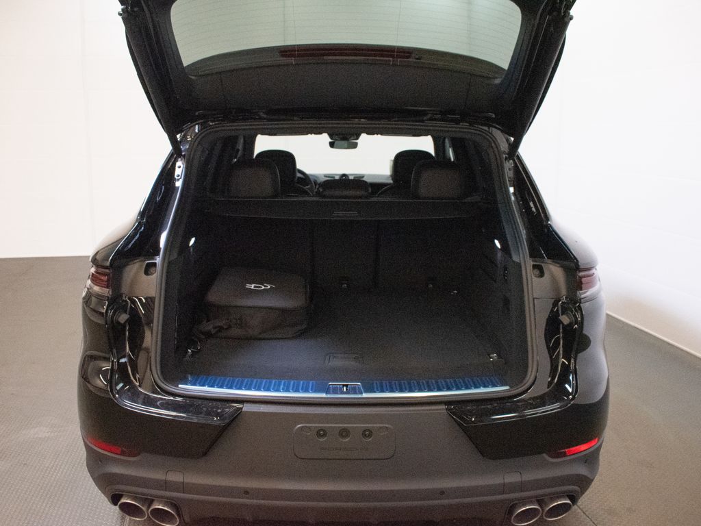 2026 Porsche Cayenne S E-Hybrid - Photo 13