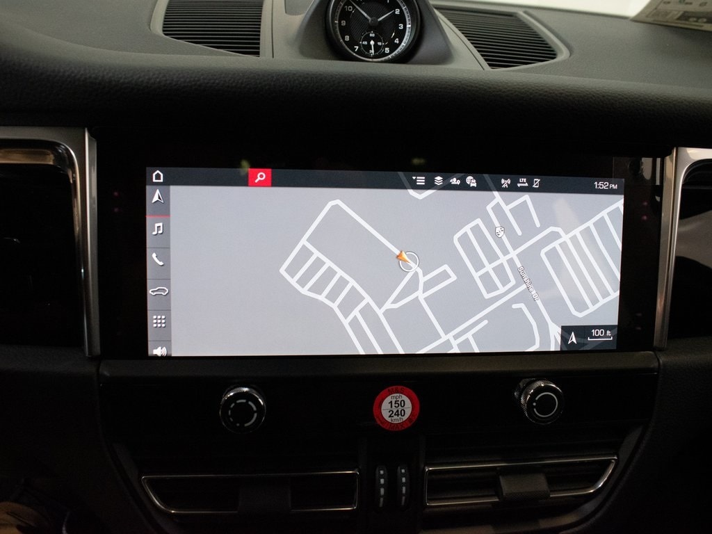 2026 Porsche Macan - Photo 29