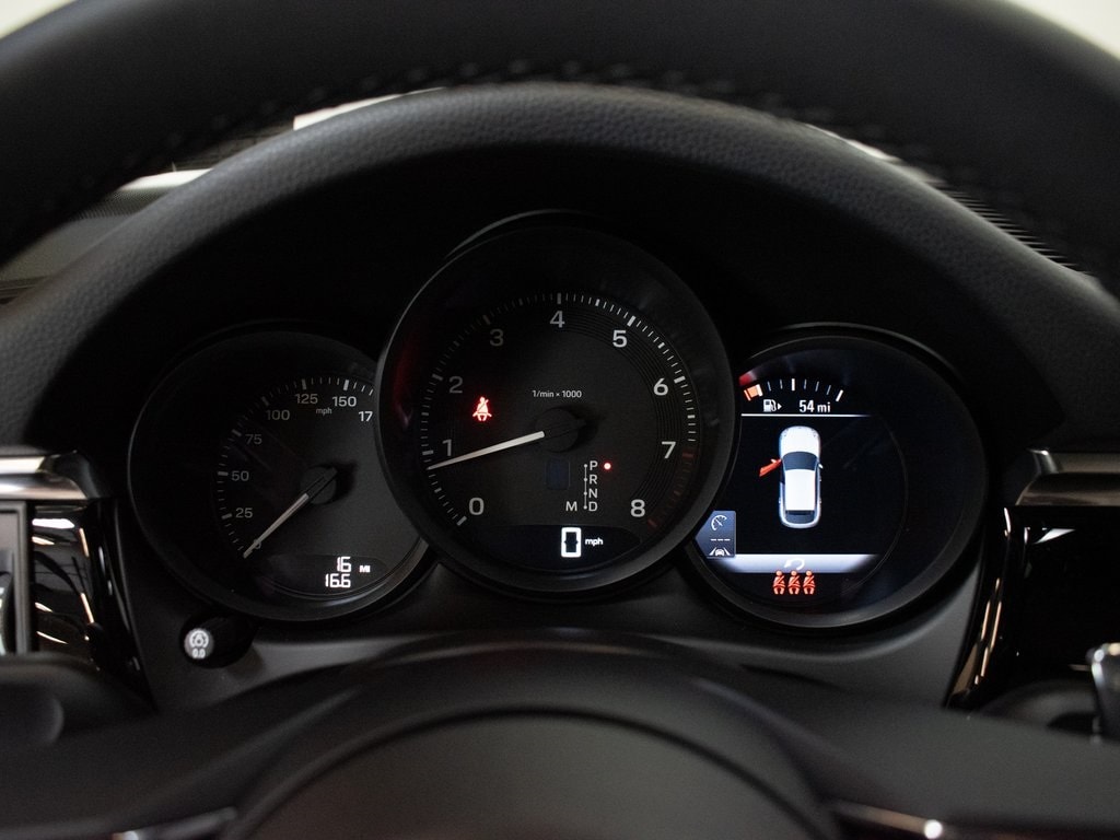 2025 Porsche Macan - Photo 28