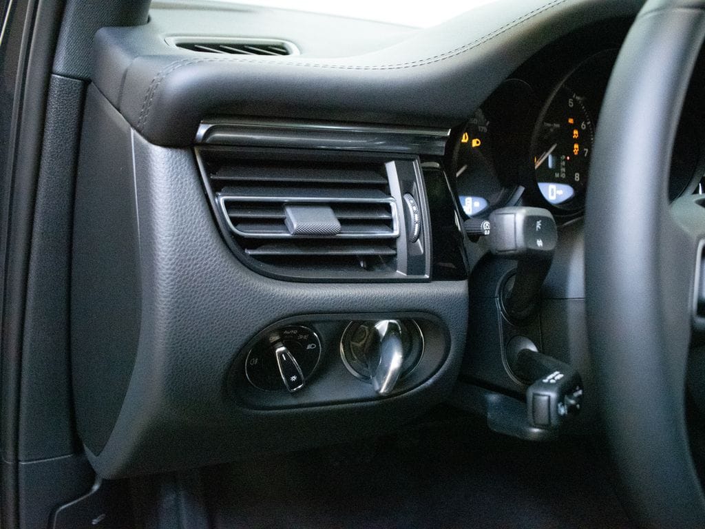 2026 Porsche Macan T - Photo 21