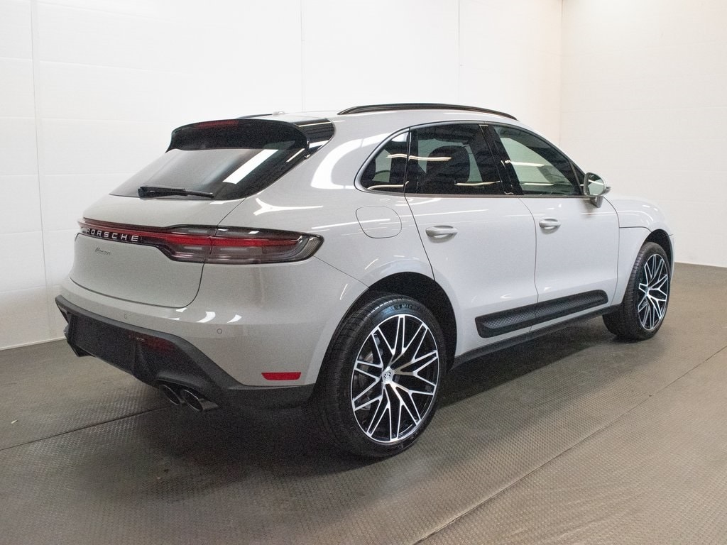 2026 Porsche Macan - Photo 10