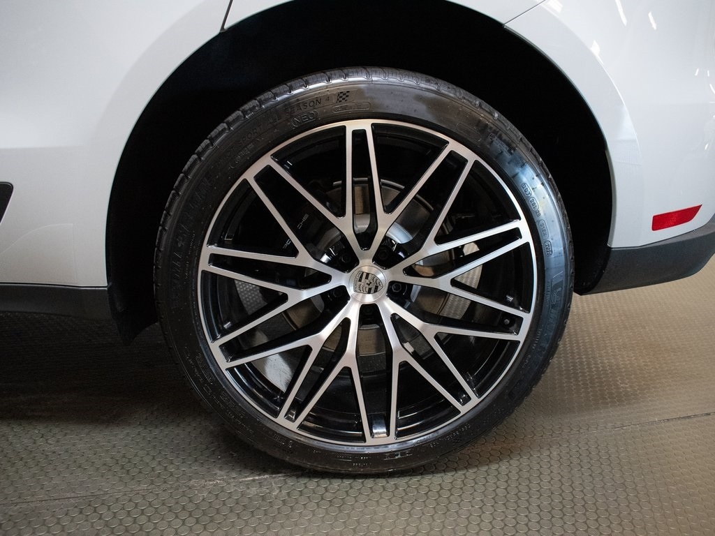2026 Porsche Macan - Photo 14