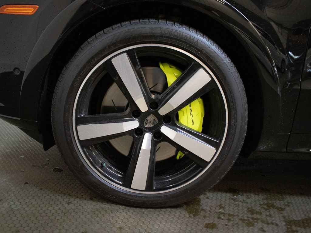 2025 Porsche Cayenne Coup Turbo E-Hybrid - Photo 15