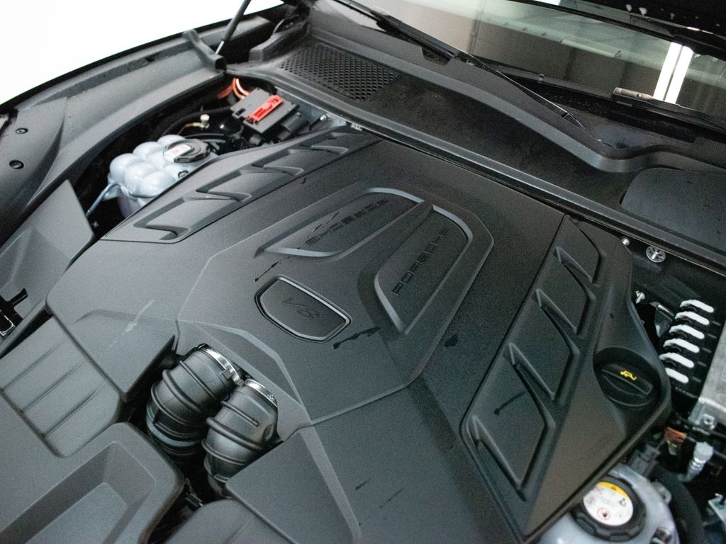 2025 Porsche Cayenne Coup Turbo E-Hybrid - Photo 18