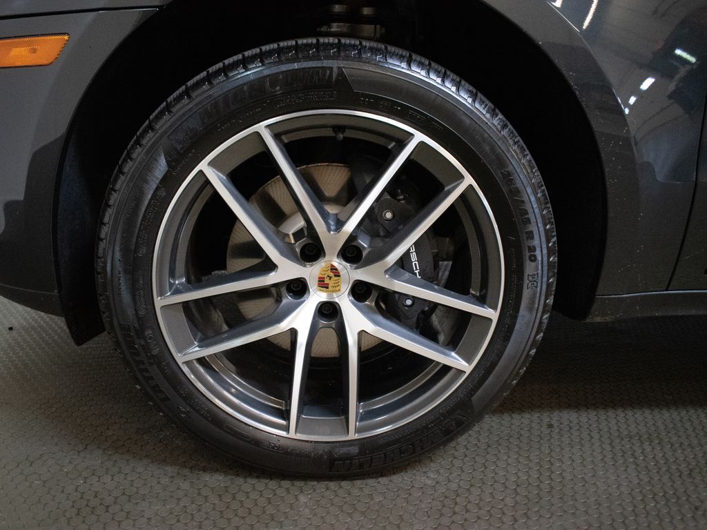 2026 Porsche Macan T - Photo 15