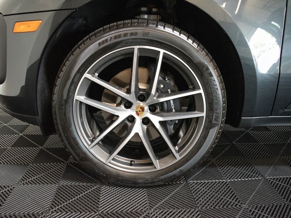 2025 Porsche Macan - Photo 15