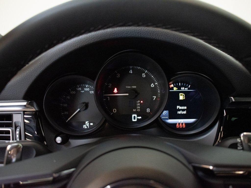 2026 Porsche Macan - Photo 28