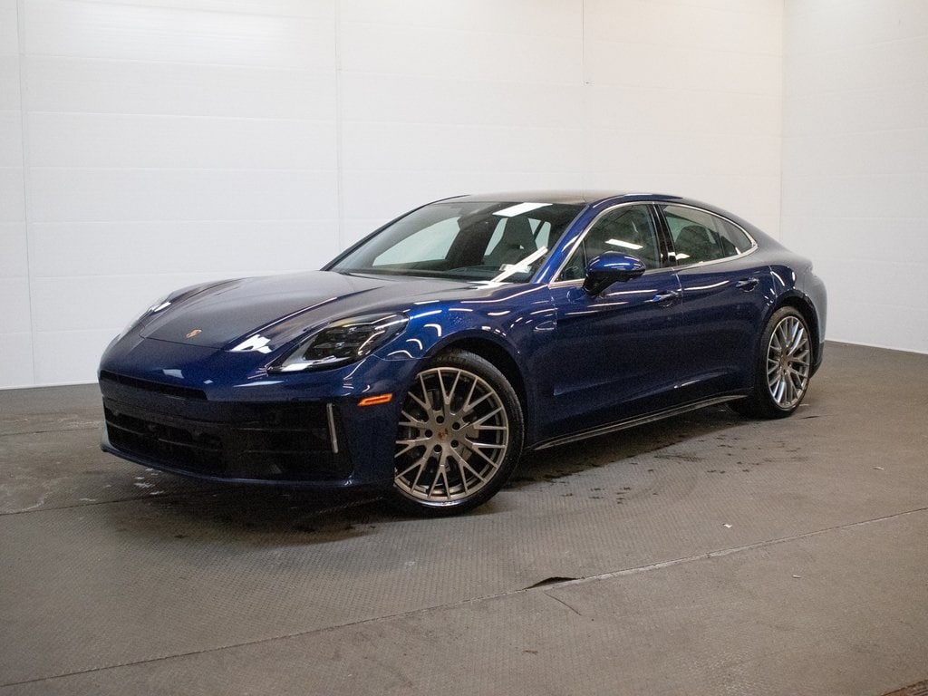 2024 Porsche Panamera Base's photo