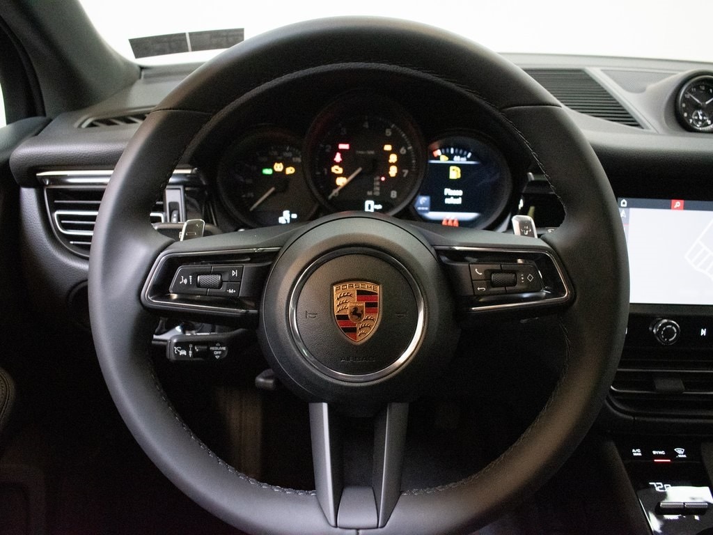 2026 Porsche Macan - Photo 25