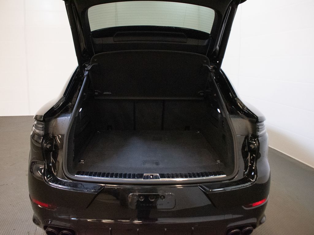 2025 Porsche Cayenne Coup Turbo E-Hybrid - Photo 13