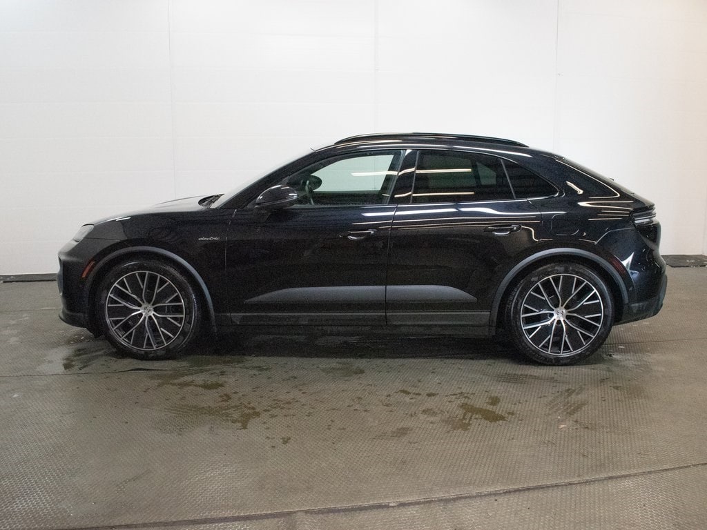 Certified 2024 Porsche Macan Base with VIN WP1AA2XA9RL002333 for sale in Wilkes Barre, PA