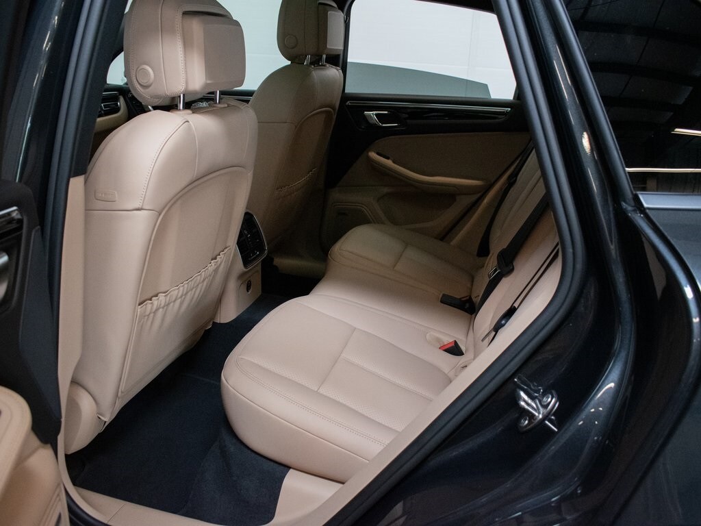 2025 Porsche Macan - Photo 24