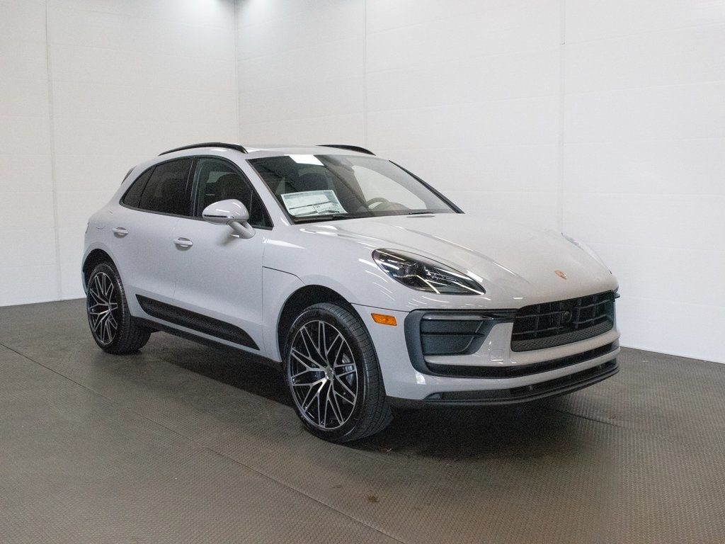 2026 Porsche Macan - Photo 8
