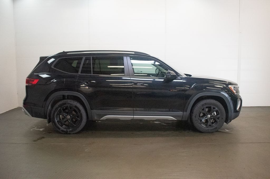 Used 2024 Volkswagen Atlas 2.0T Peak Edition SE w/Technology SUV
