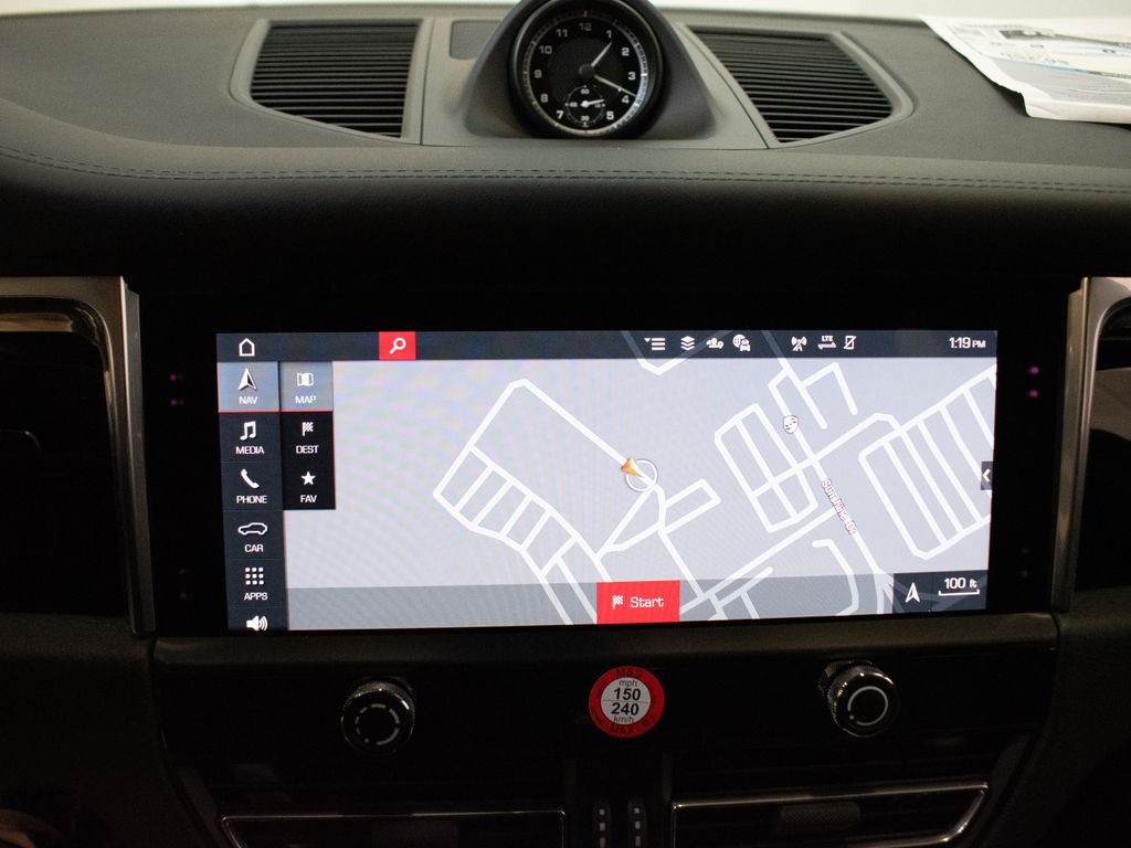 2026 Porsche Macan T - Photo 28