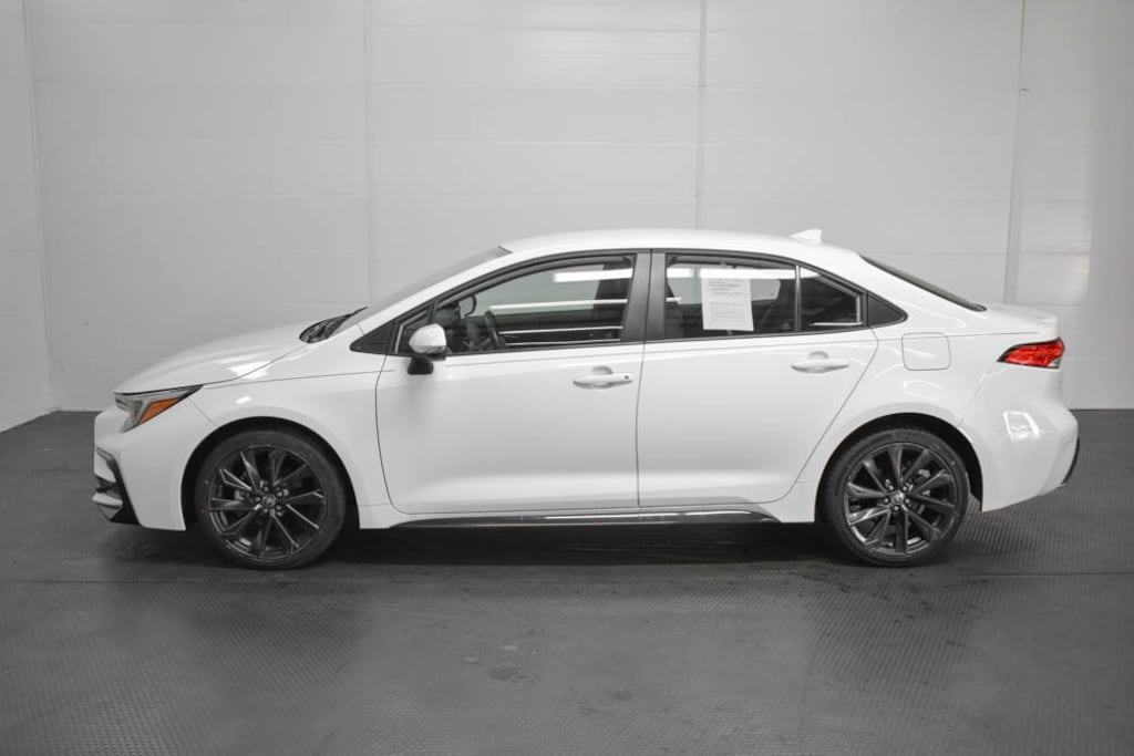Used 2023 Toyota Corolla SE Sedan