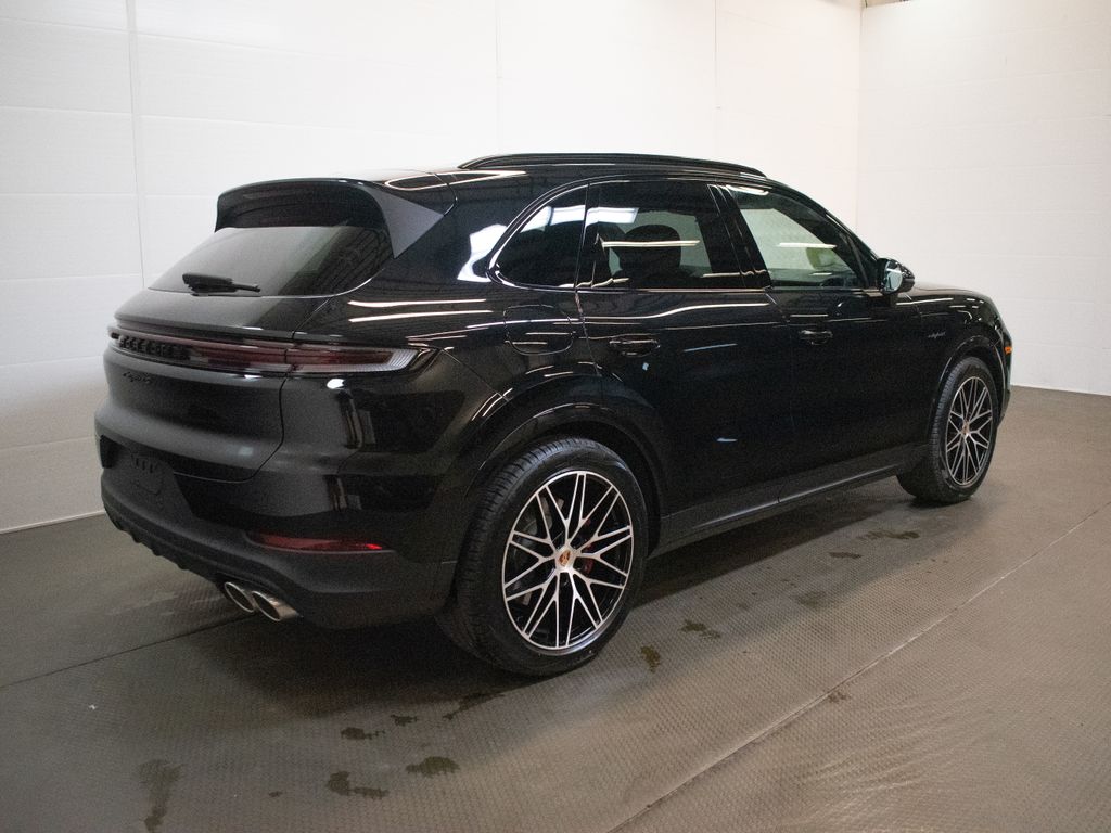 2026 Porsche Cayenne S E-Hybrid - Photo 10
