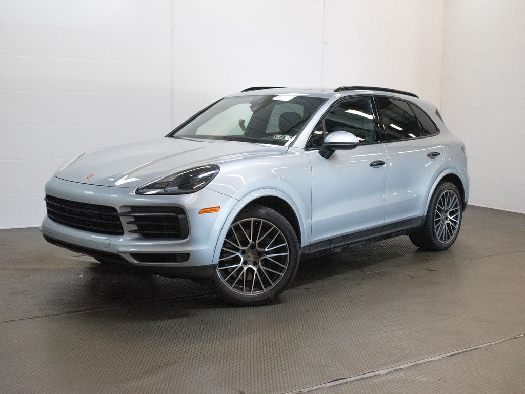 2023 Porsche Cayenne Platinum Edition's photo