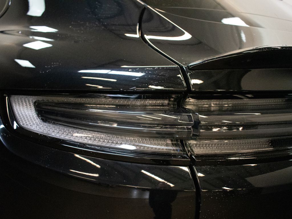2025 Porsche Cayenne Coup Turbo E-Hybrid - Photo 12