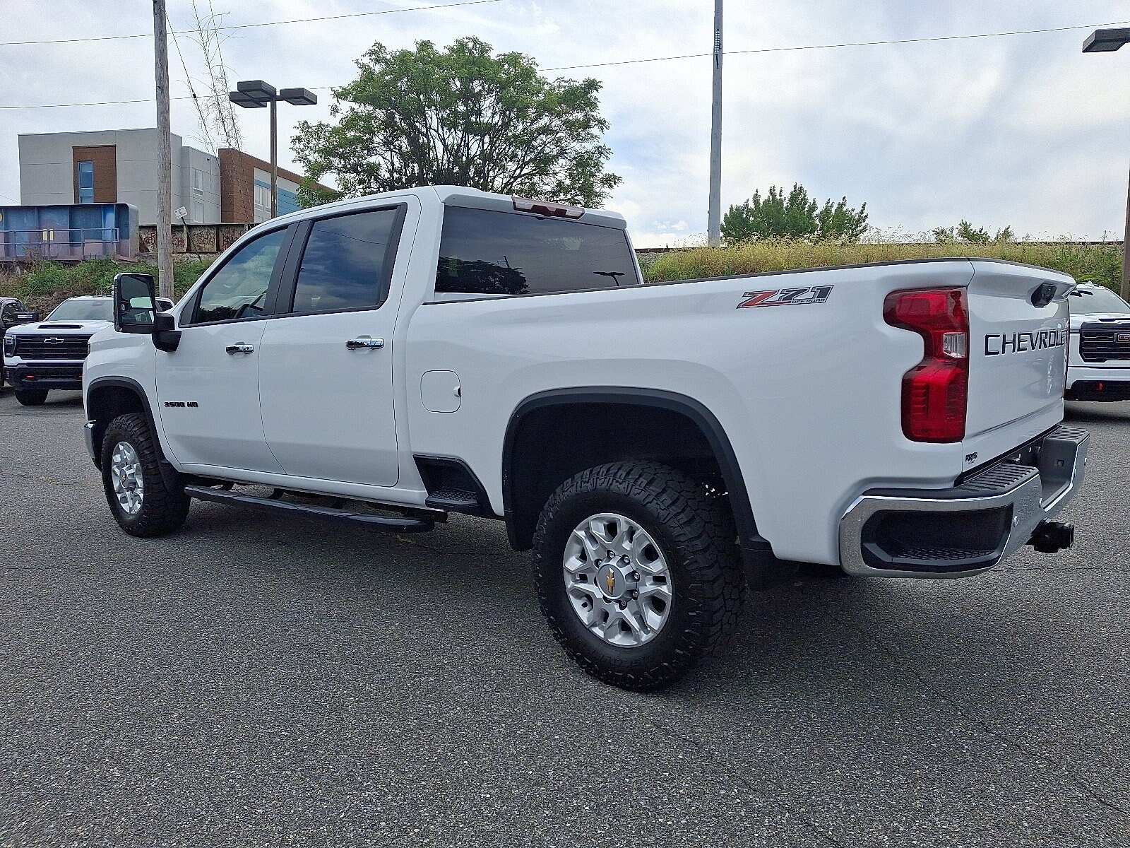 2024 Chevrolet Silverado 3500HD LT photo 4