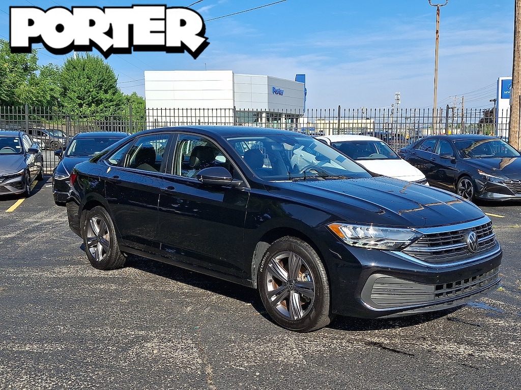 Used 2024 Volkswagen Jetta SE Sedan