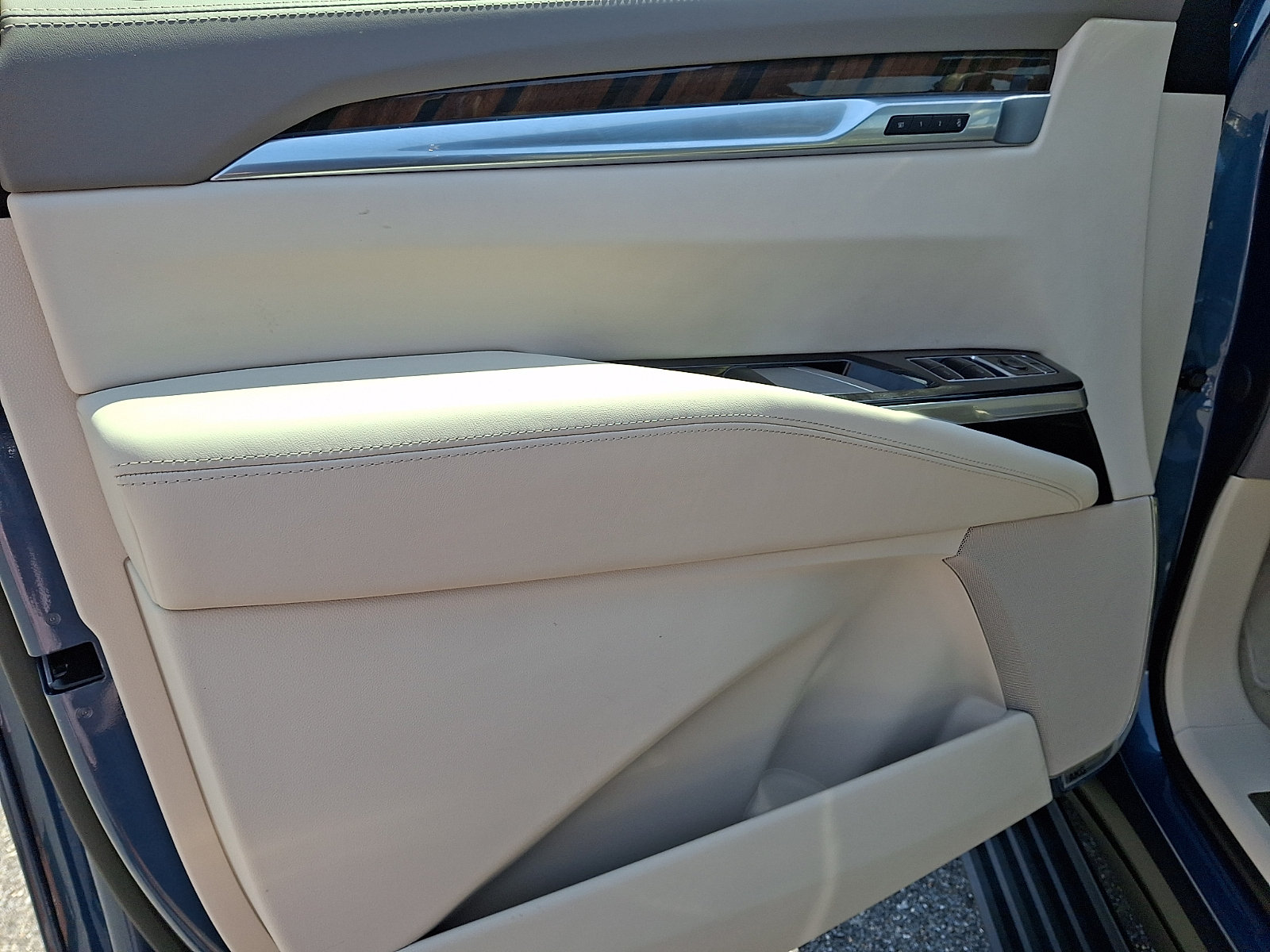 2026 Cadillac Escalade Platinum Sport - Photo 13