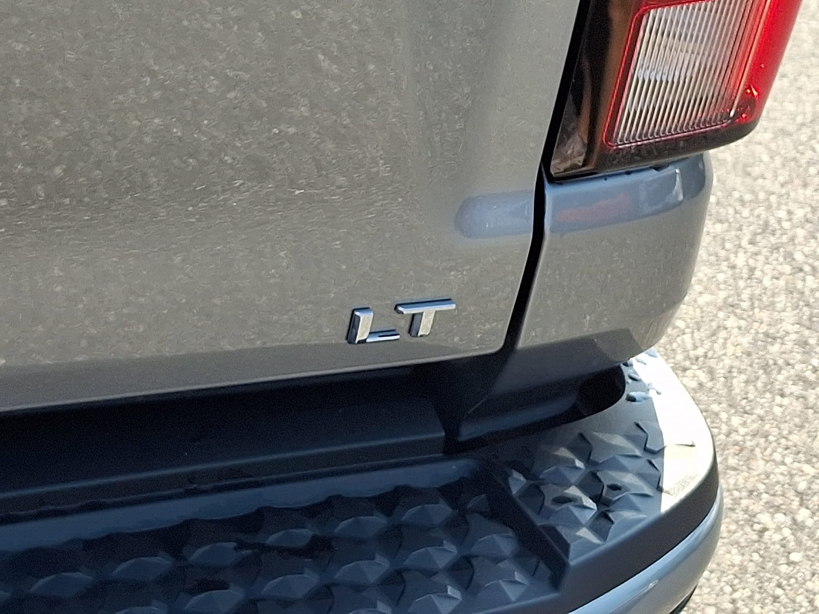 2024 Chevrolet Colorado LT - Photo 27