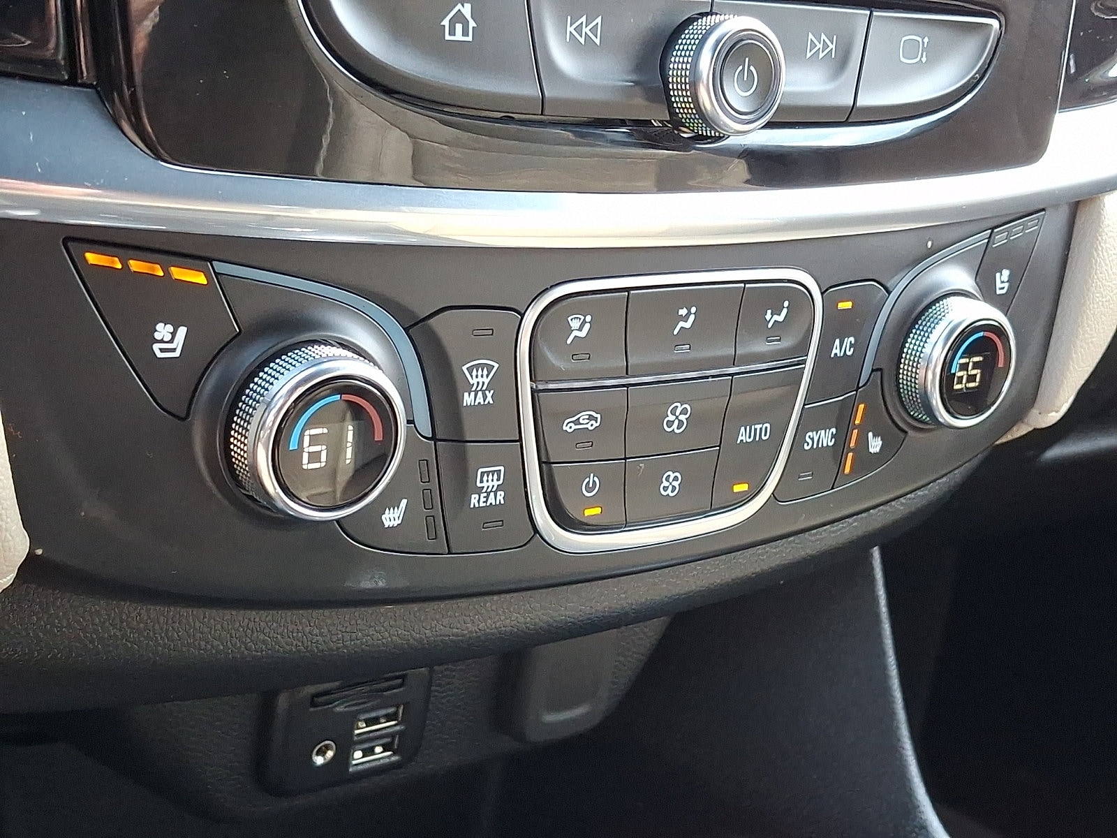 2023 Chevrolet Traverse Premier - Photo 18