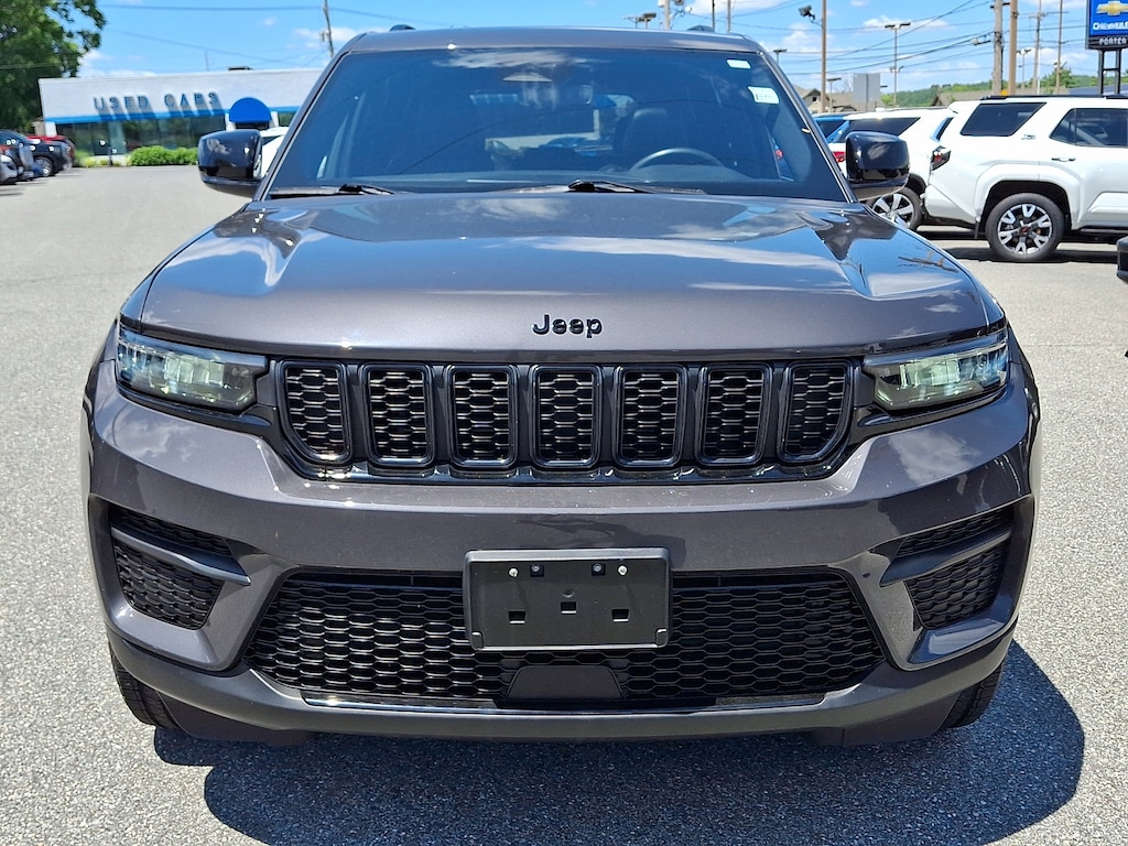 Used 2023 Jeep Grand Cherokee Altitude 4x4 SUV