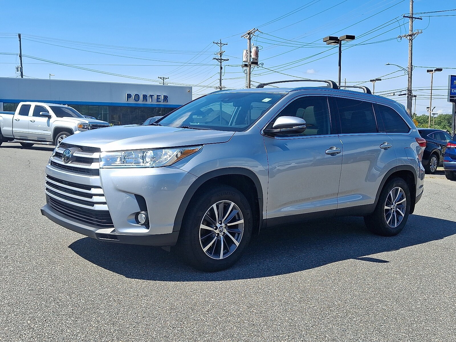 2019 Toyota Highlander SE photo 2