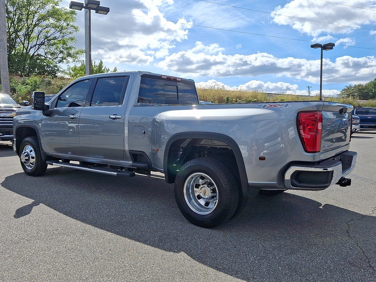 2025 Chevrolet Silverado 3500HD LTZ photo 2
