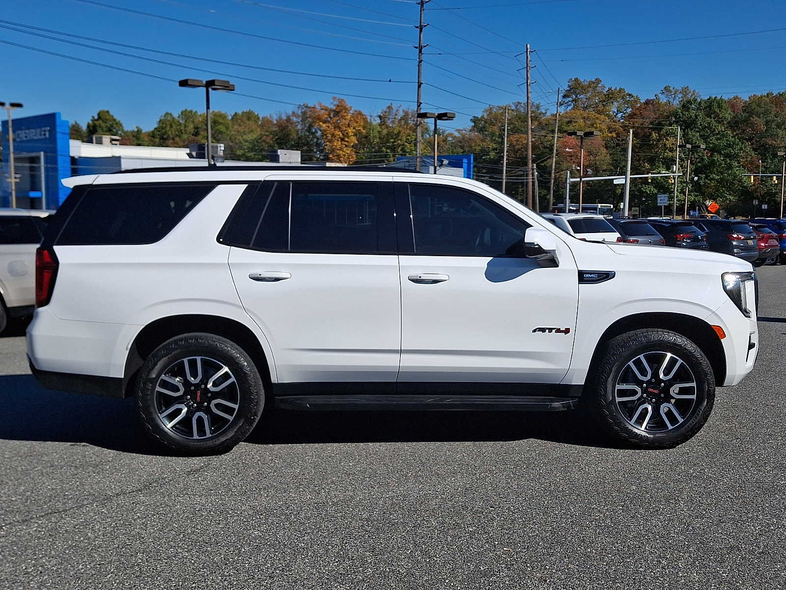 2024 GMC Yukon AT4 - Photo 7