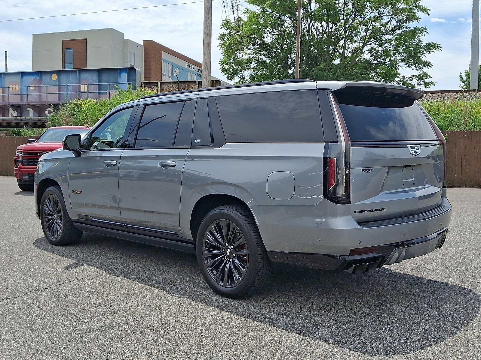2024 Cadillac Escalade ESV V-Series - Photo 4
